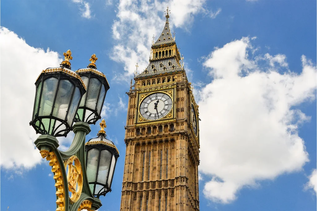 Big Ben is one of the most frequently photographed landmarks in London.