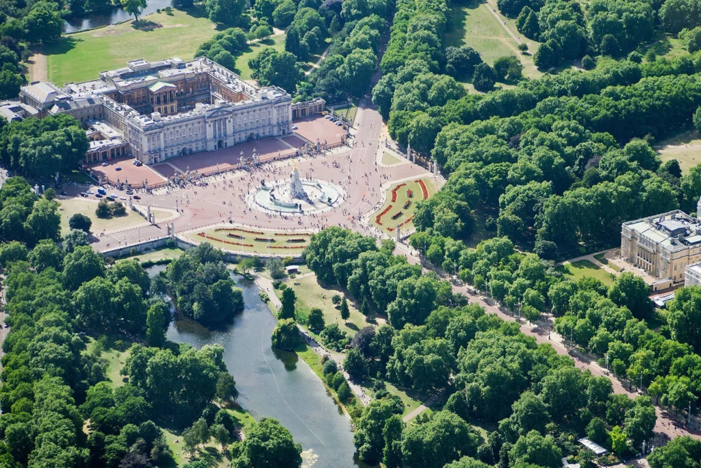 Buckingham Palace is not only a magnificent building, but also features vast gardens and surrounding green spaces.