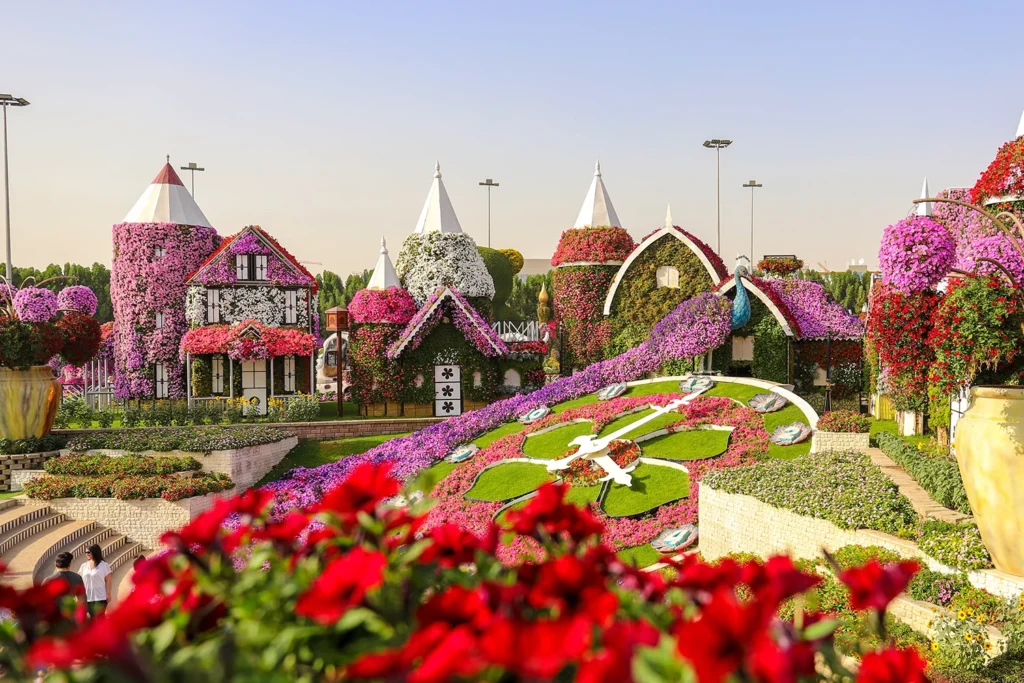 Among Dubai’s magical parks, one is entirely made of colorful flowers.