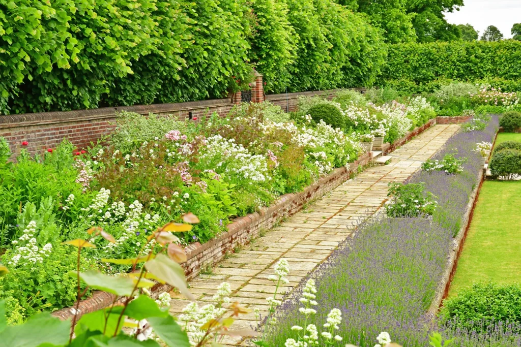 The royal gardens were Queen Mary II’s favorite part of the palace.