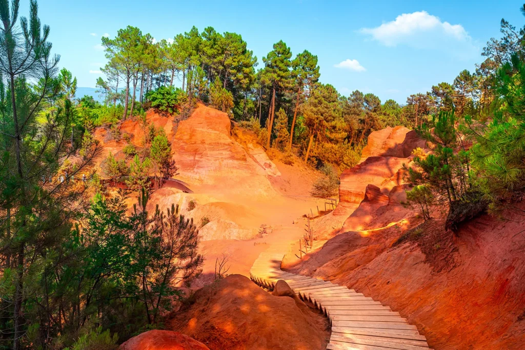 Picturesque Ochre Trail in Roussillon.