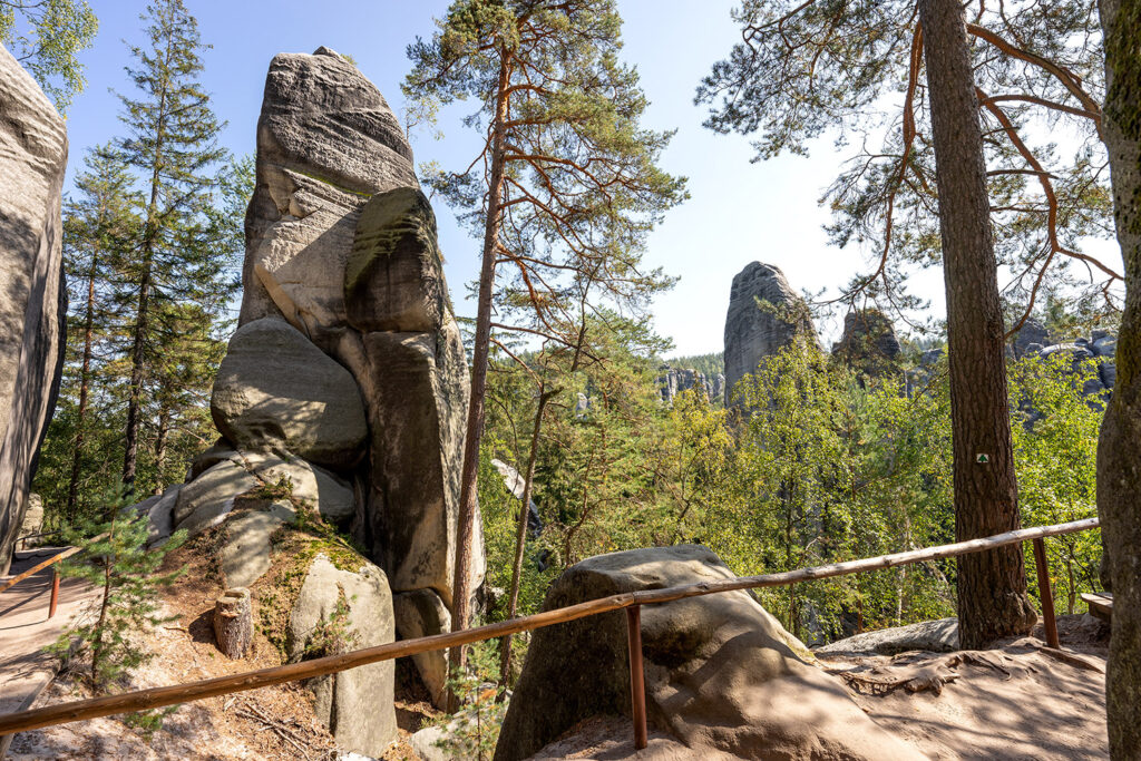 Rock City abounds with many picturesque rock formations.